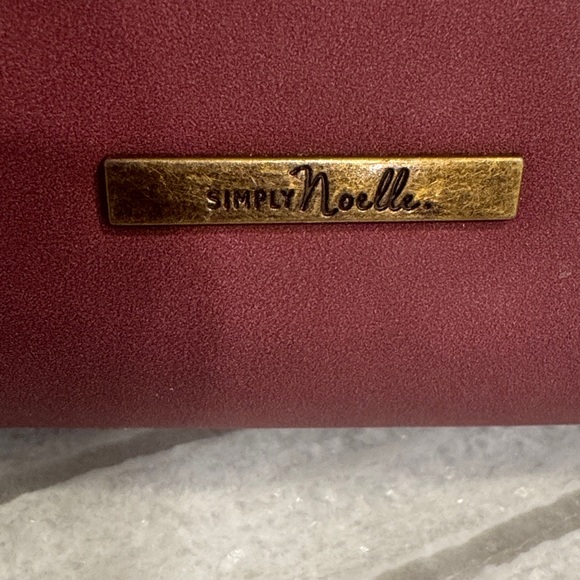 Simply Noelle NWOT Tote in Deep Burgundy - Women's Shoulder Tote - Picture 2 of 8